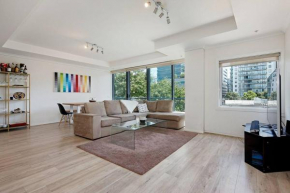 Spacious apartment minutes from the CBD